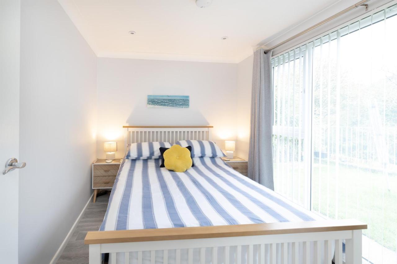 Captivating 2-Bed Villa In Millendreath Near Looe Exterior photo