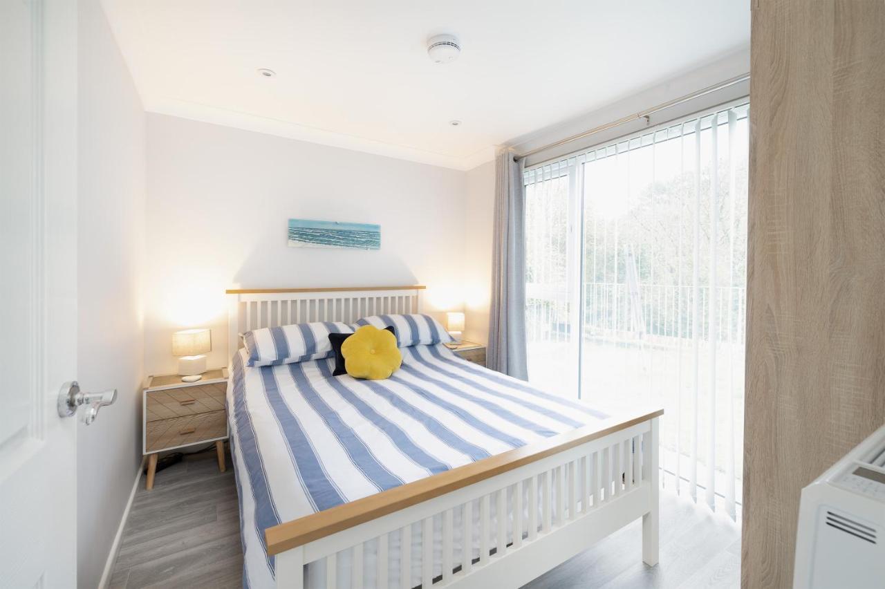 Captivating 2-Bed Villa In Millendreath Near Looe Exterior photo