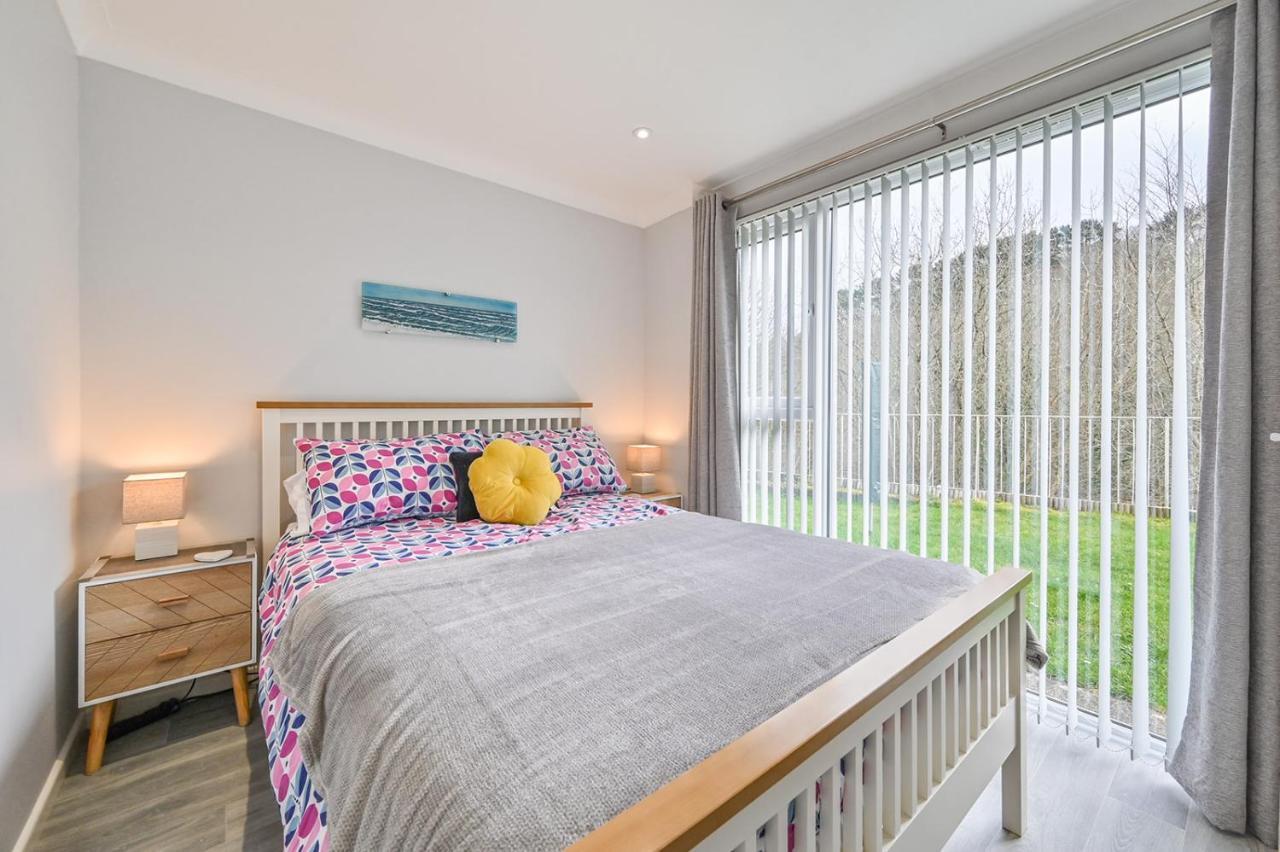 Captivating 2-Bed Villa In Millendreath Near Looe Exterior photo